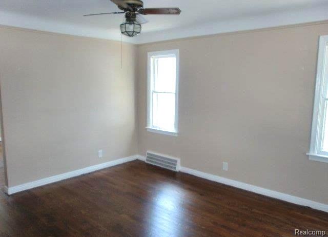 19724 ELKHART Street, Harper Woods, MI 48225 — Photo 9