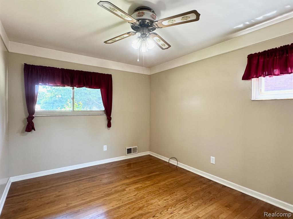 8126 Mills Street, Taylor, MI 48180 — Photo 29