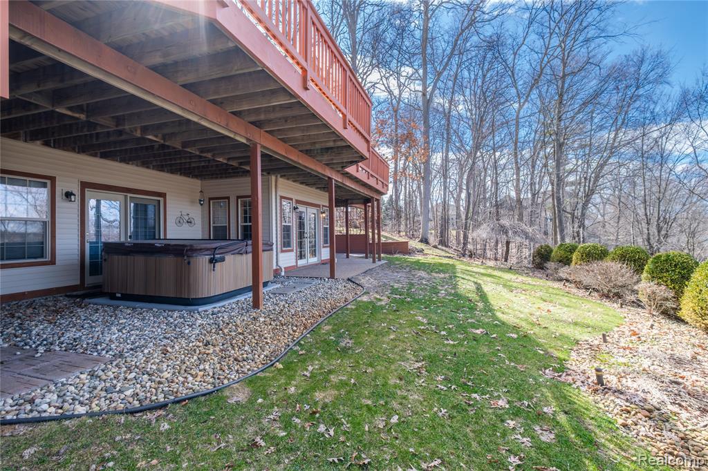 4204 Pavilion Court, Fenton, MI 48430 — Photo 34