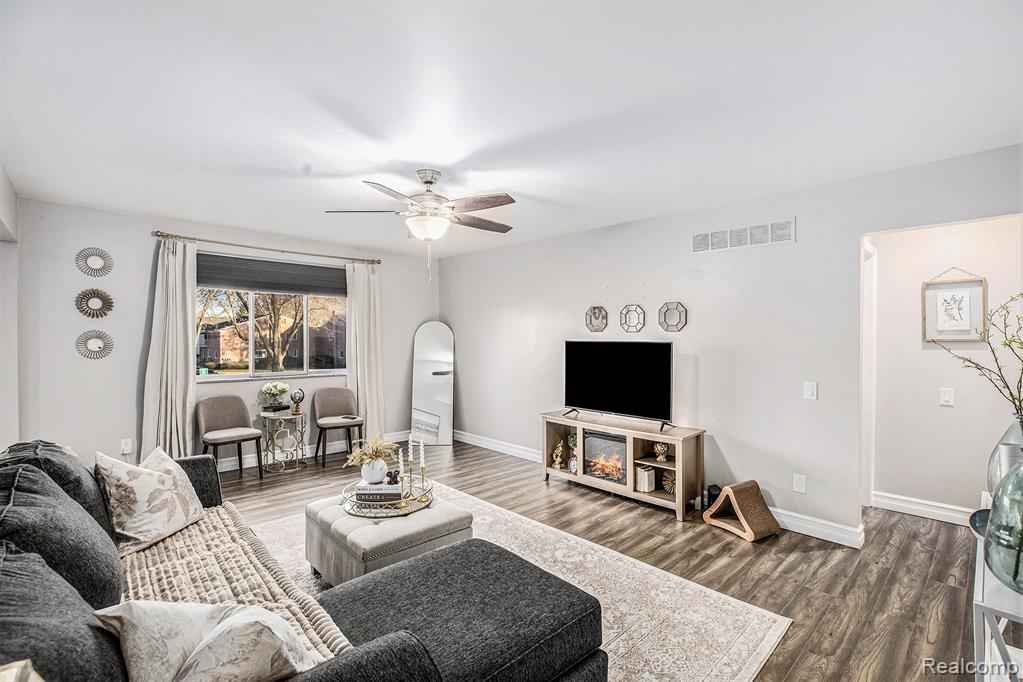 42743 Sheldon Place, 119, Clinton Twp, MI 48038 — Photo 6