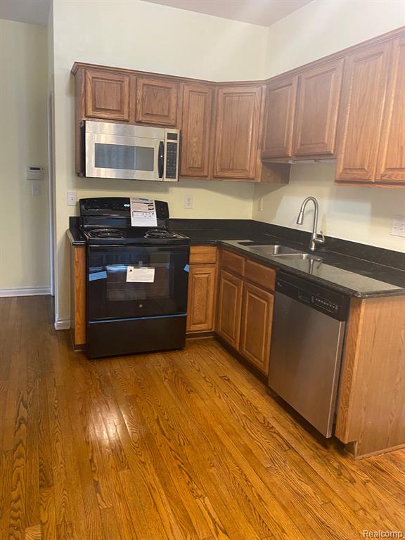 1638 E LAKEVIEW Lane, Canton, MI 48187 — Photo 8