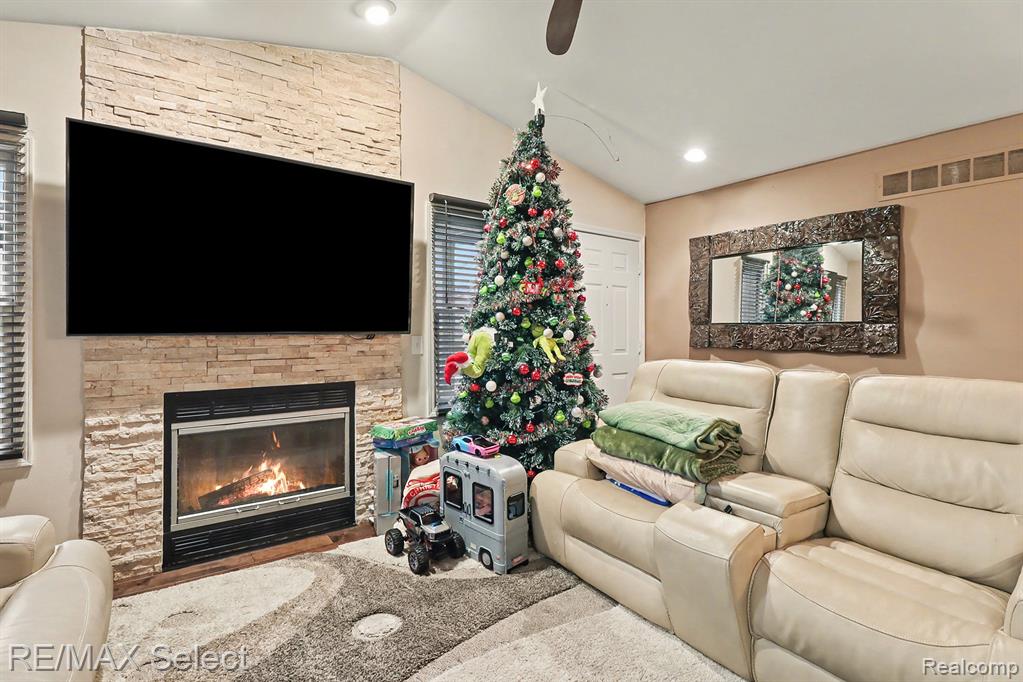 41952 King Edward Court, Clinton Twp, MI 48038 — Photo 6