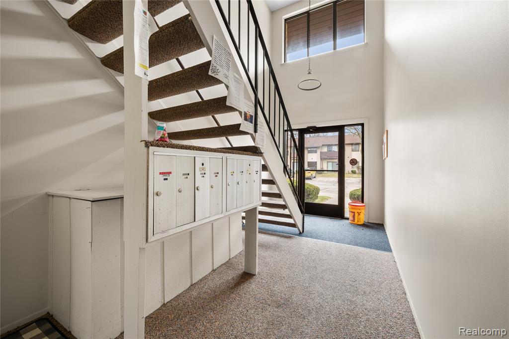 7538 Manor Circle, 102, Westland, MI — Photo 4