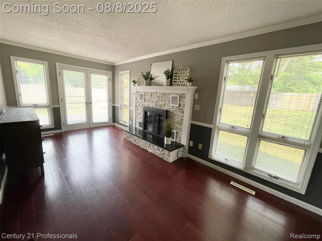 709 Hollybrook Drive, Midland, MI 48642 — Photo 9