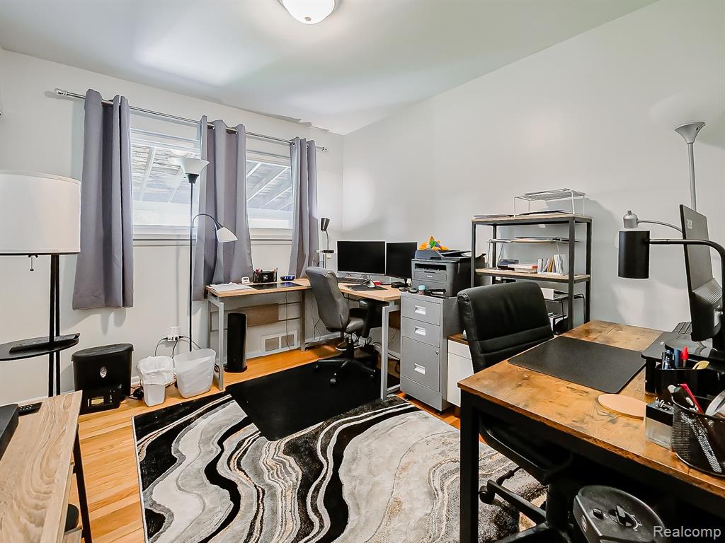 29221 Mark Avenue, Madison Heights, MI 48071 — Photo 12