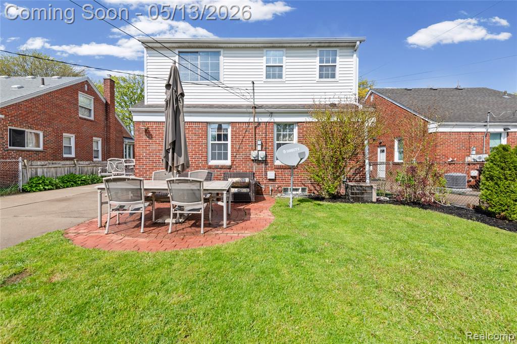 21610 Prestwick Avenue, Harper Woods, MI 48225 — Photo 5