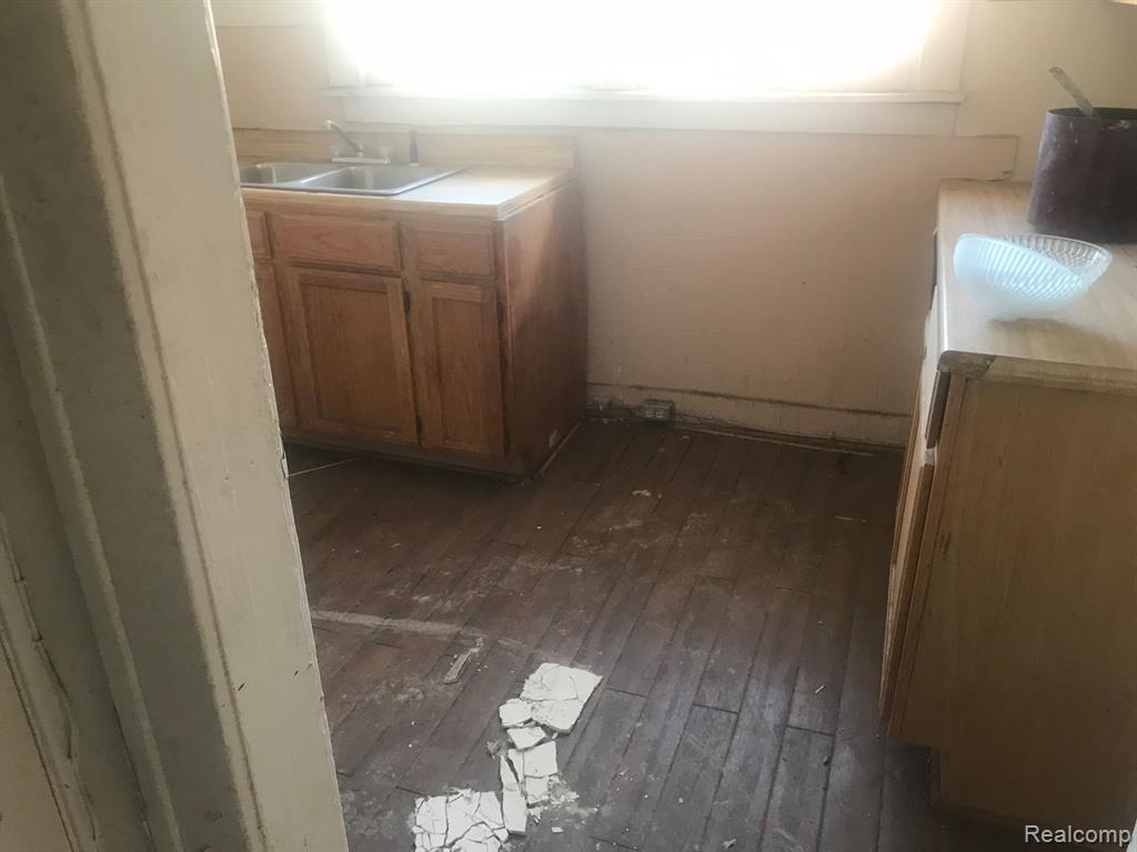 5200 MAPLEWOOD Street, Detroit, MI 48204 — Photo 32
