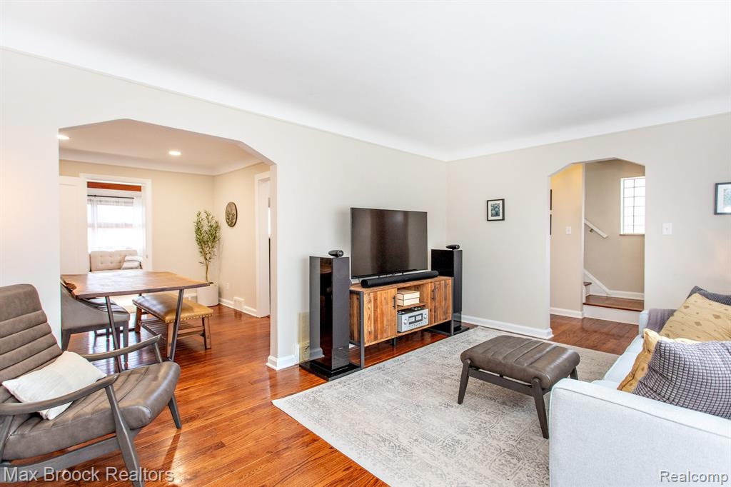 26434 Wyoming Road, Huntington Woods, MI — Photo 9