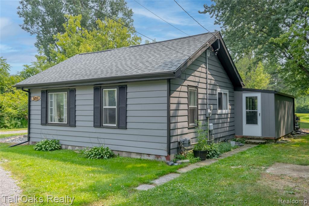 5059 W Coldwater Road, Flint, MI 48504 — Photo 3
