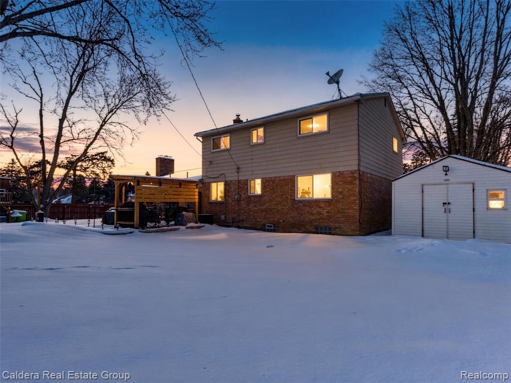 5920 Montgomery Drive, Utica, MI 48316 — Photo 7