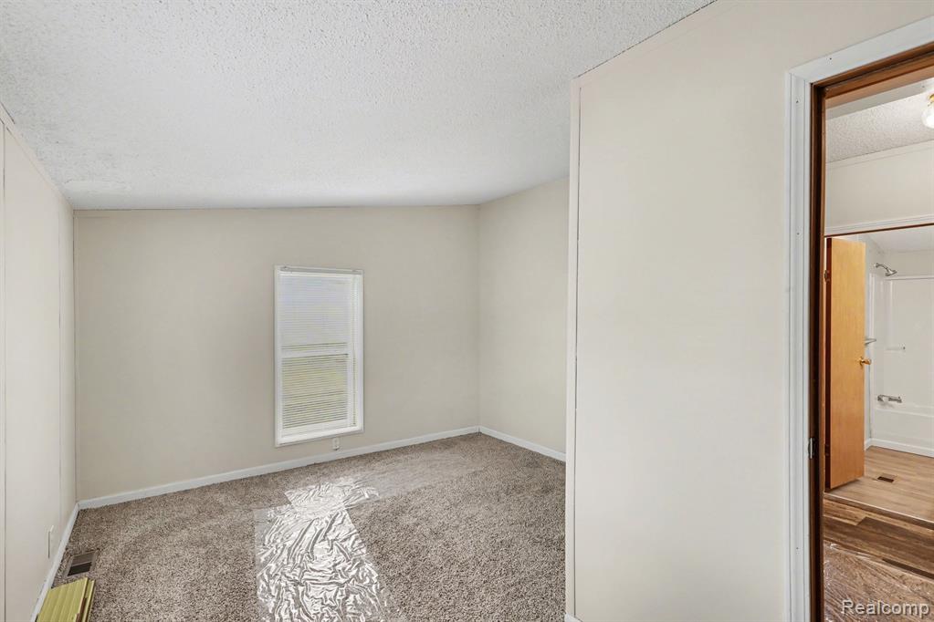 4281 Louie Ln, Lapeer, MI 48461 — Photo 7