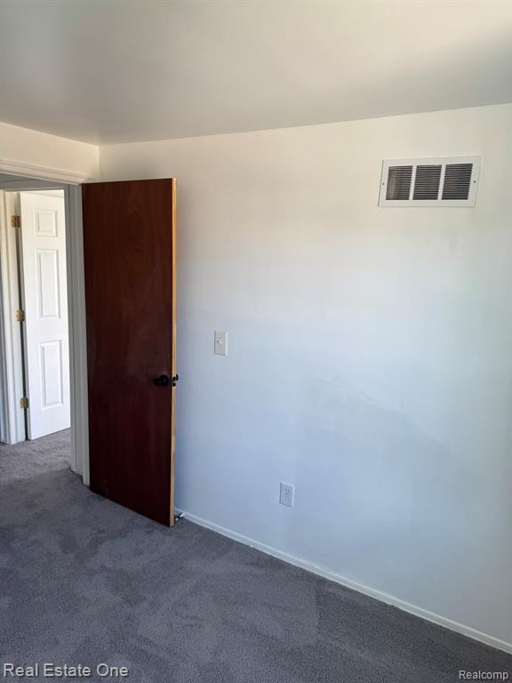 8852 Sunrise Drive, Sterling Heights, MI 48312 — Photo 20