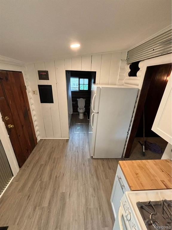 670 SCOTTWOOD Street, Pontiac, MI 48340 — Photo 3