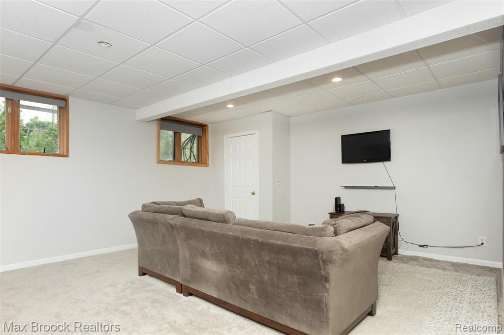 3685 Sunset Boulevard, Orchard Lake Village, MI 48324 — Photo 38