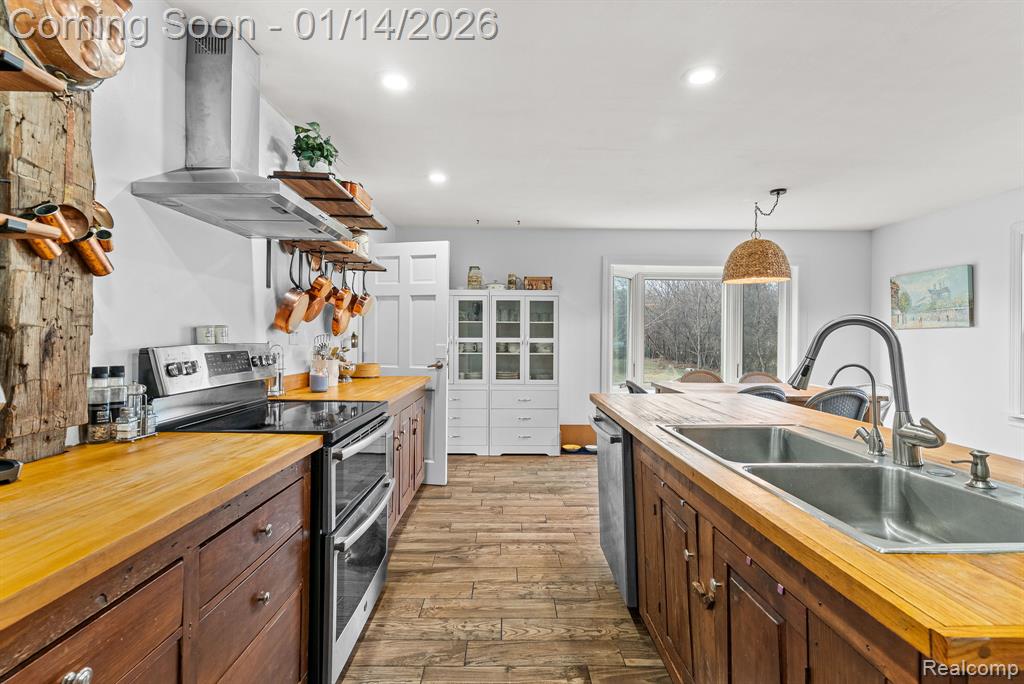 8098 Dover Drive, Grand Blanc, MI 48439 — Photo 21