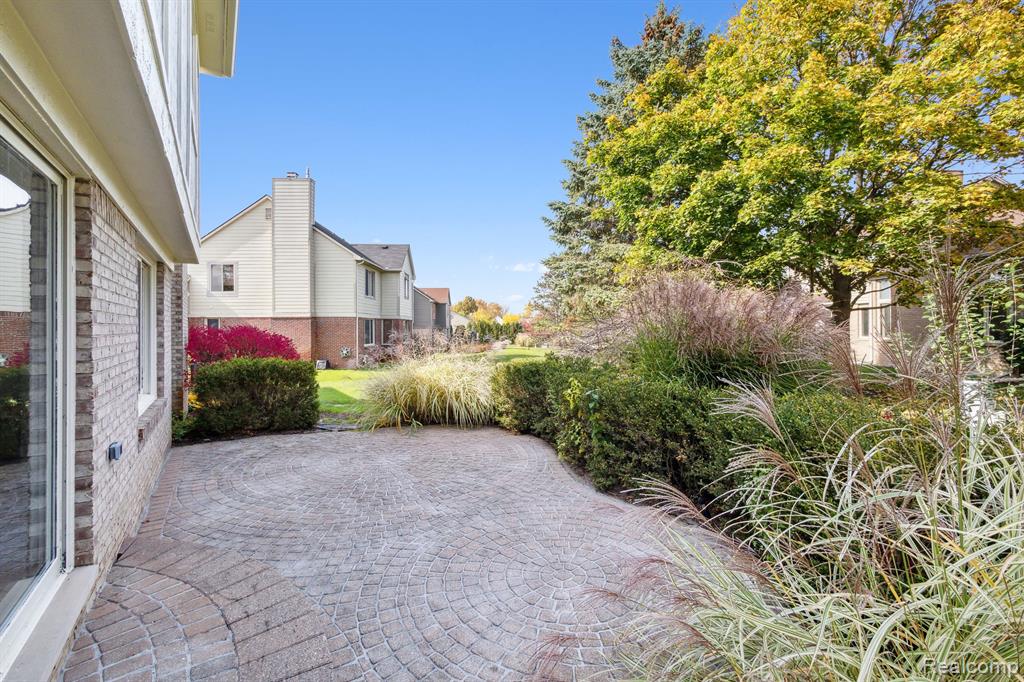 45516 VIOLET Lane, Novi, MI — Photo 52