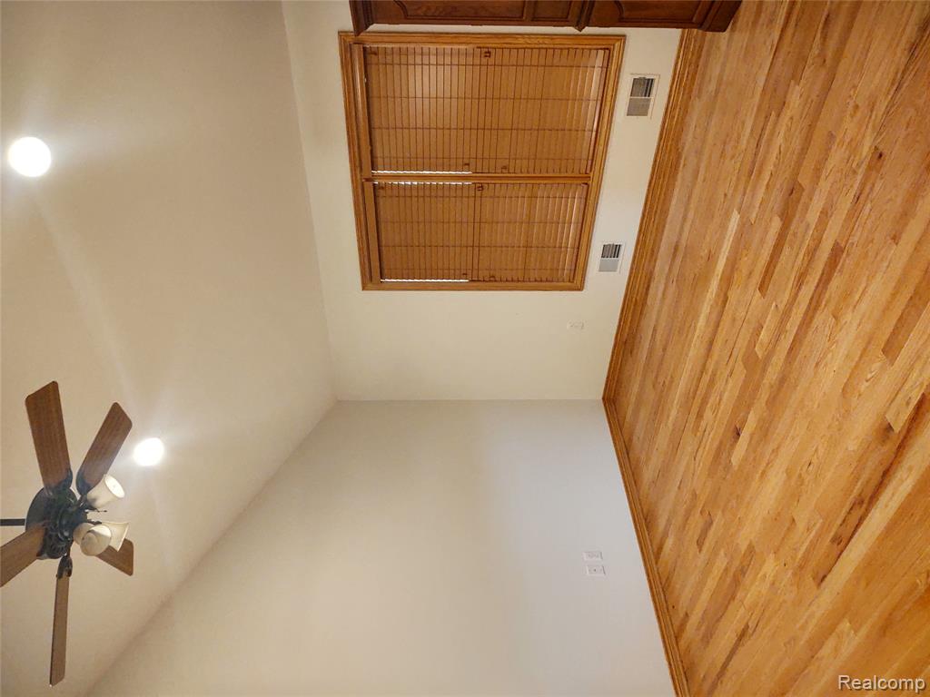 8996 Main Street, Whitmore Lake, MI 48189 — Photo 13
