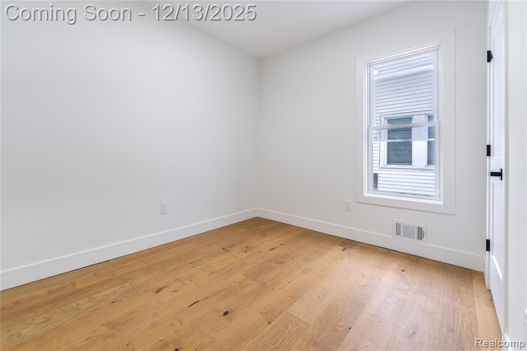 2433 Fischer Street, Detroit, MI 48214 — Photo 13