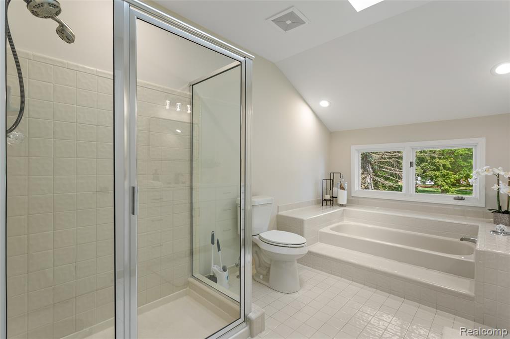 6890 Duchess Court, Troy, MI 48098 — Photo 32