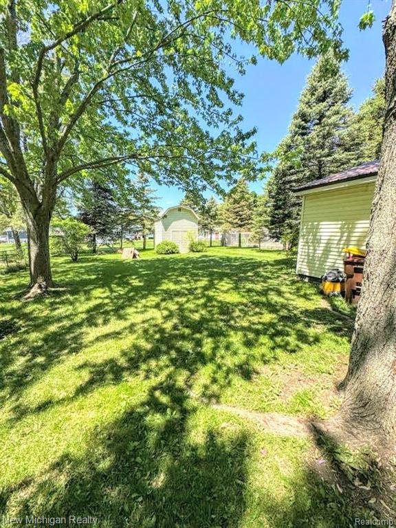 212 SUNNYBROOKE Drive, Vernon, MI 48476 — Photo 17