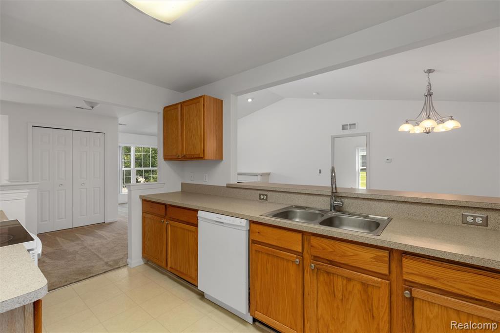 1790 Flagstone Circle, Rochester, MI 48307 — Photo 17