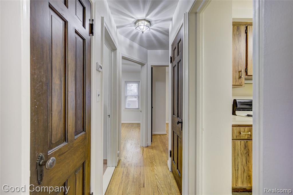 960 Columbia Road, Berkley, MI 48072 — Photo 17