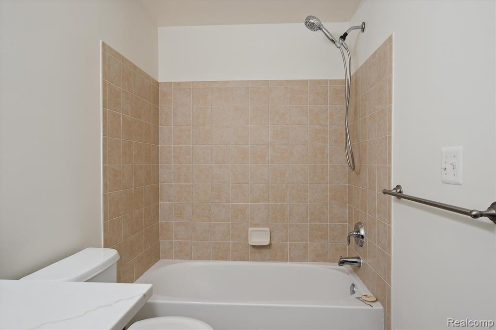 40837 Lenox Park Drive, Novi, MI 48377 — Photo 24