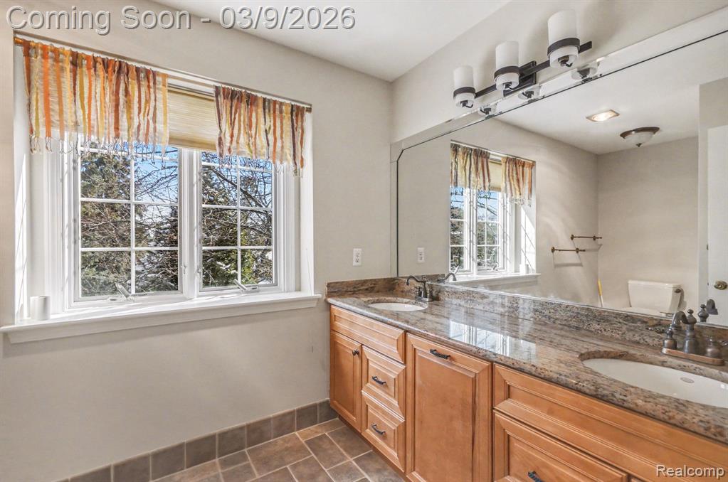 4280 Woodlands, Orchard Lake Village, MI 48323 — Photo 28