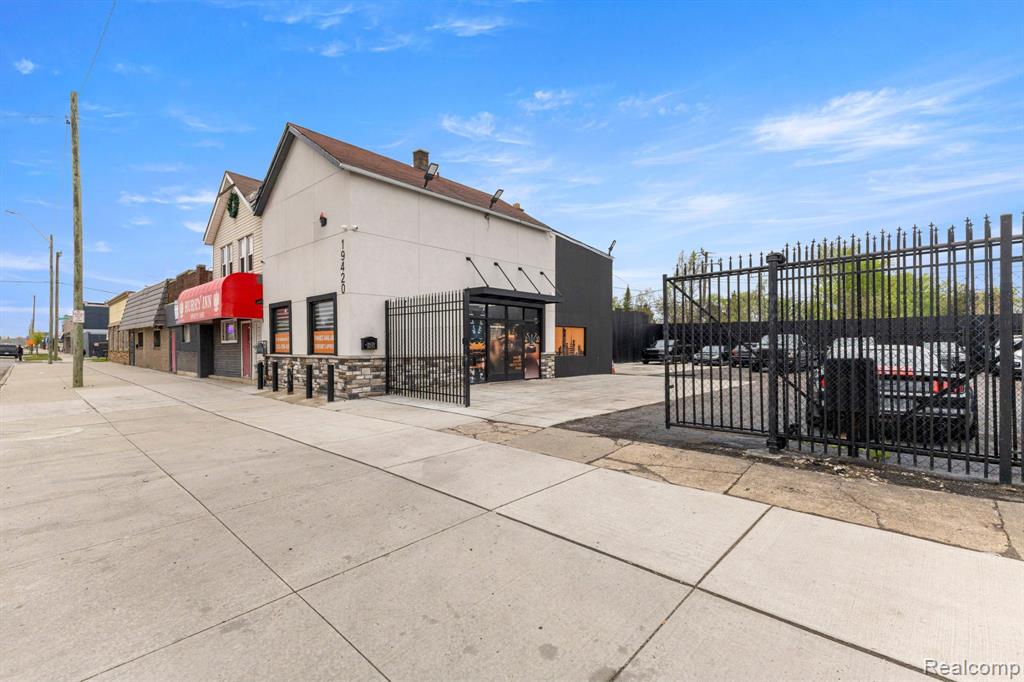 19420 W Warren Avenue, Detroit, MI 48228 — Photo 9