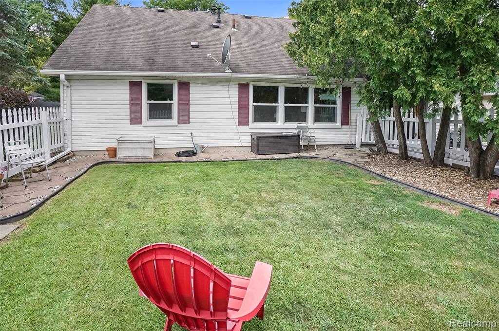 4714 Butler Drive, Troy, MI 48085 — Photo 37