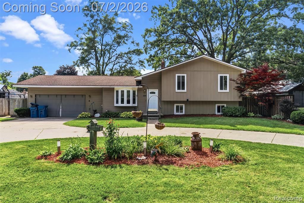 305 East Road, Holly, MI 48442 — Photo 2