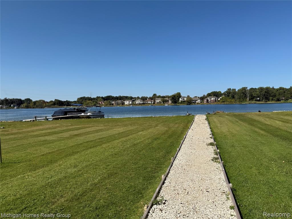 2910 Loon Drive, Wixom, MI — Photo 5