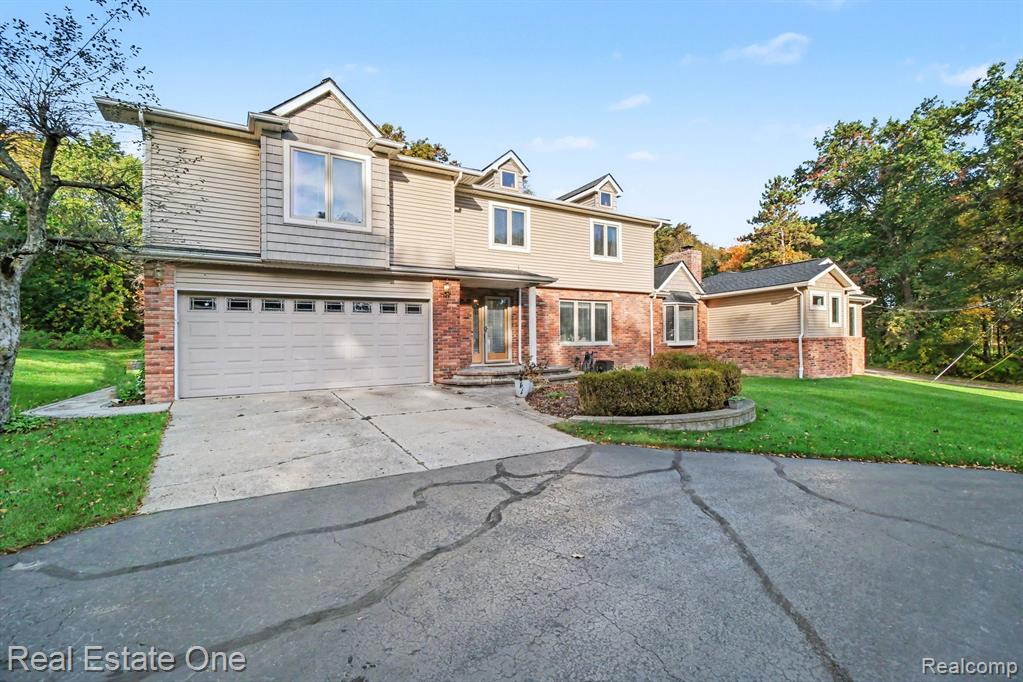 9243 Sherwood Drive, Davisburg, MI 48350