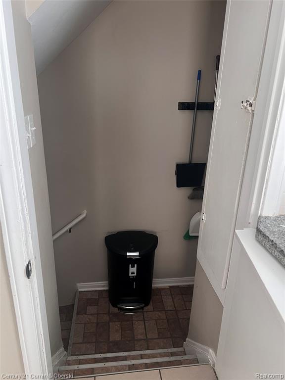 24850 Midland, Redford, MI 48239 — Photo 17
