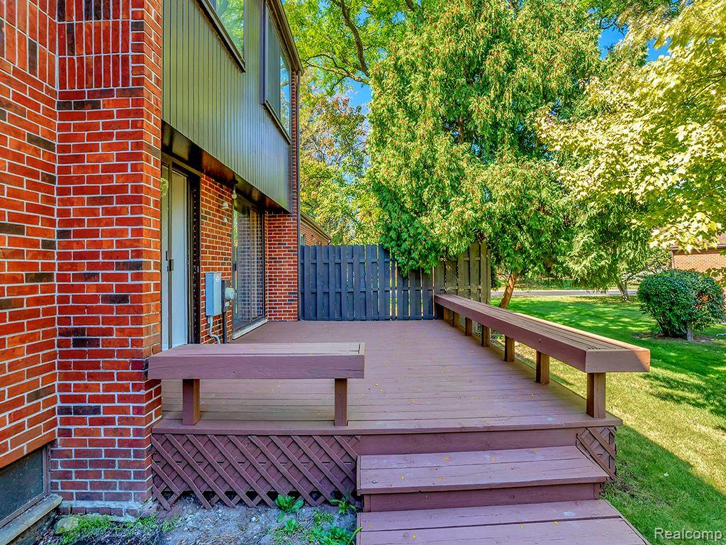 3092 LINDENWOOD Drive, Dearborn, MI 48120 — Photo 35