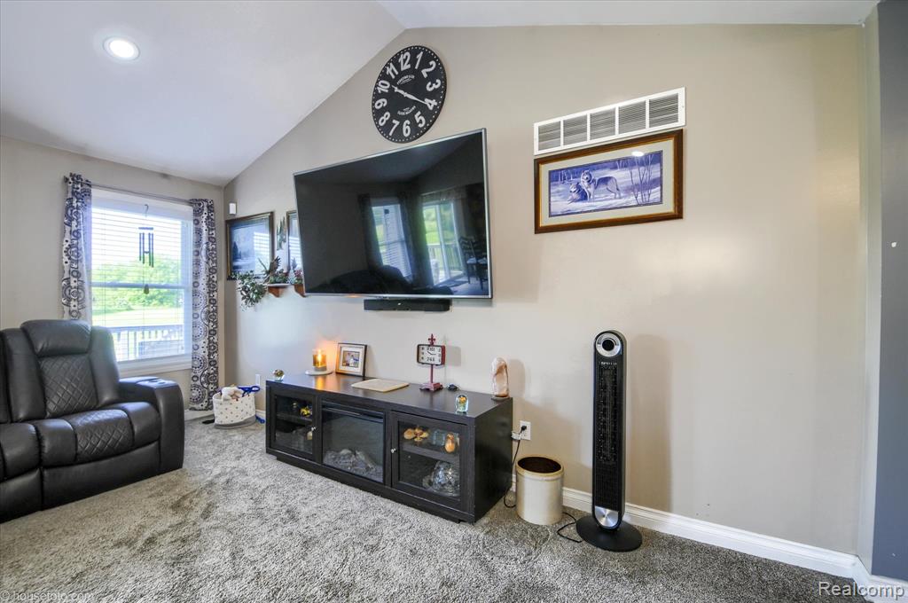 317 N Summers Road, Imlay City, MI 48444 — Photo 6