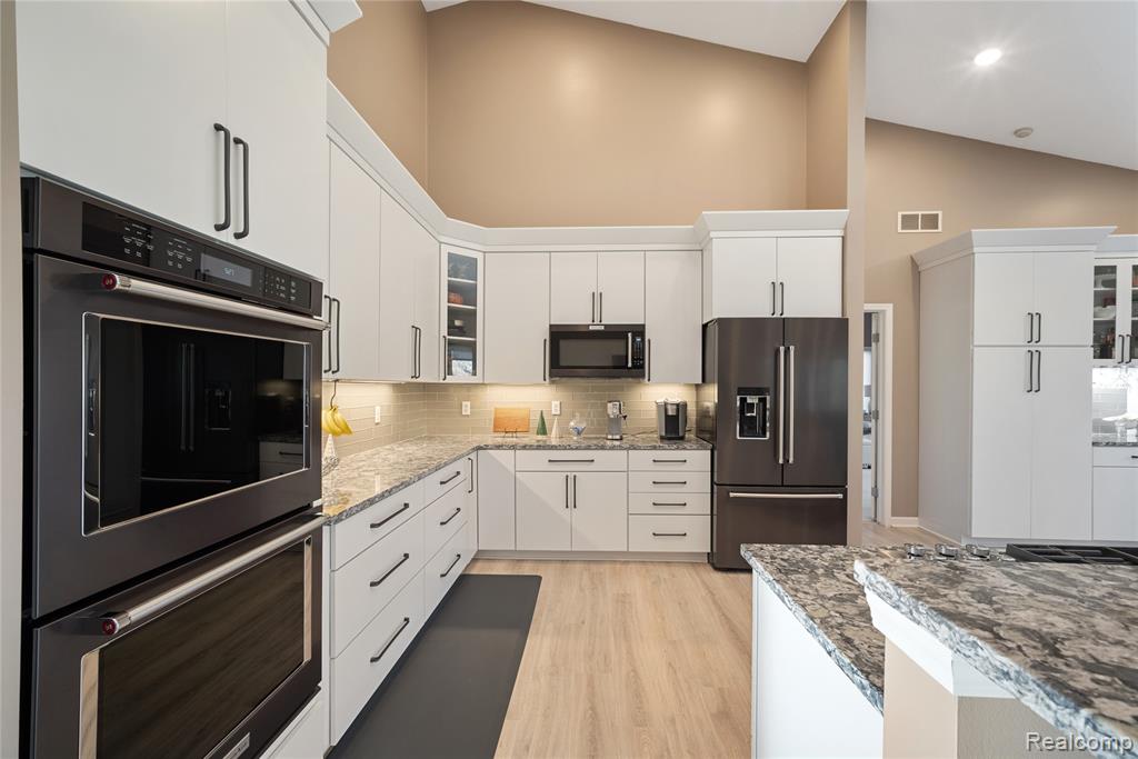 9833 Rolling Greens Drive, Pinckney, MI 48169 — Photo 9