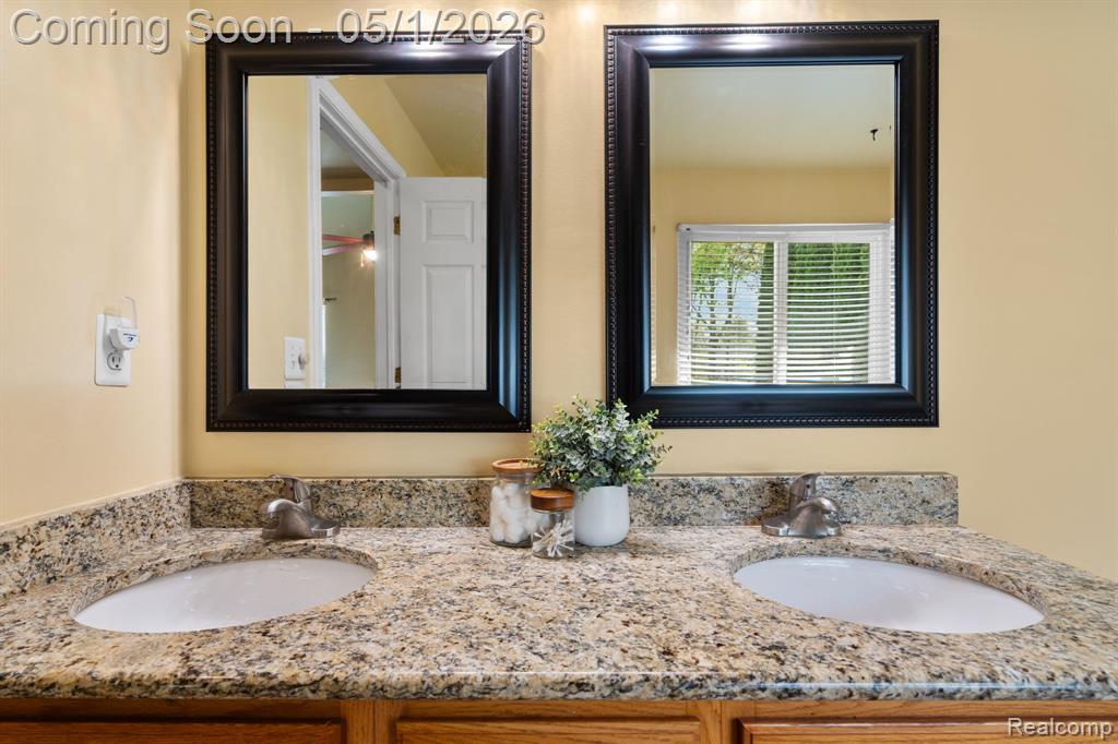 1861 Twin Sun Circle, Walled Lake, MI 48390 — Photo 51