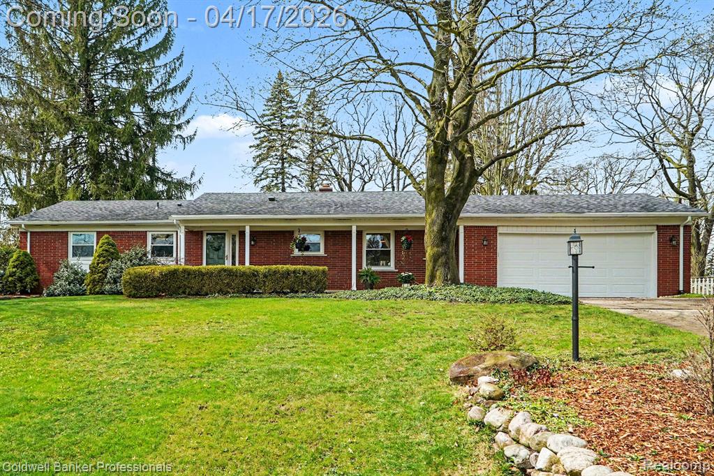 717 Sandstone Drive, Rochester Hills, MI 48309 — Photo 2