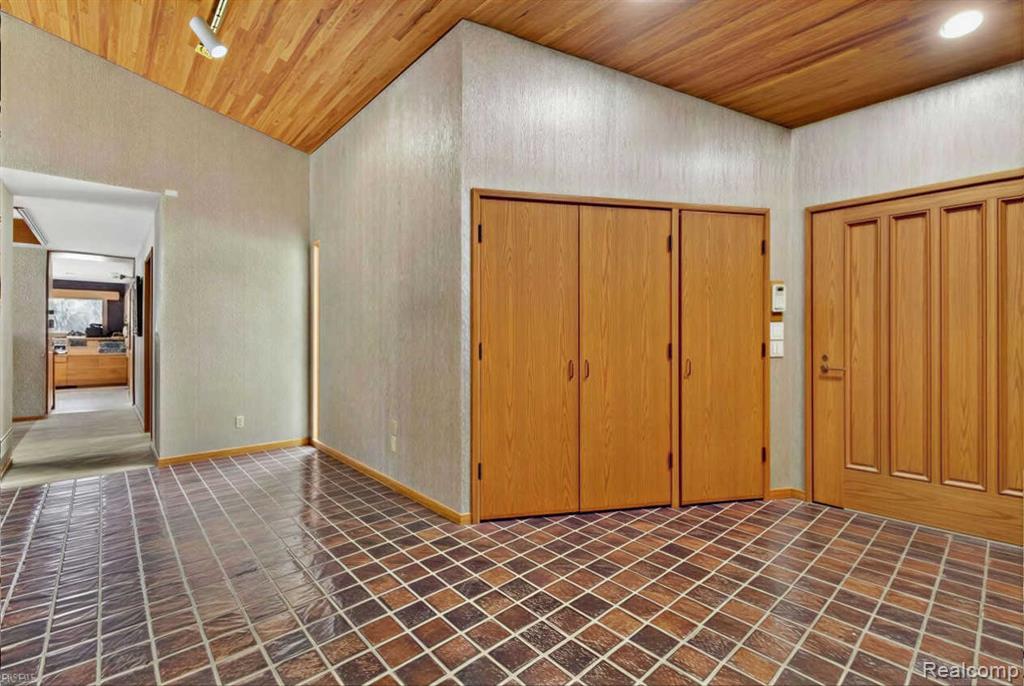 2551 Patterson Lake Road, Pinckney, MI 48169 — Photo 21
