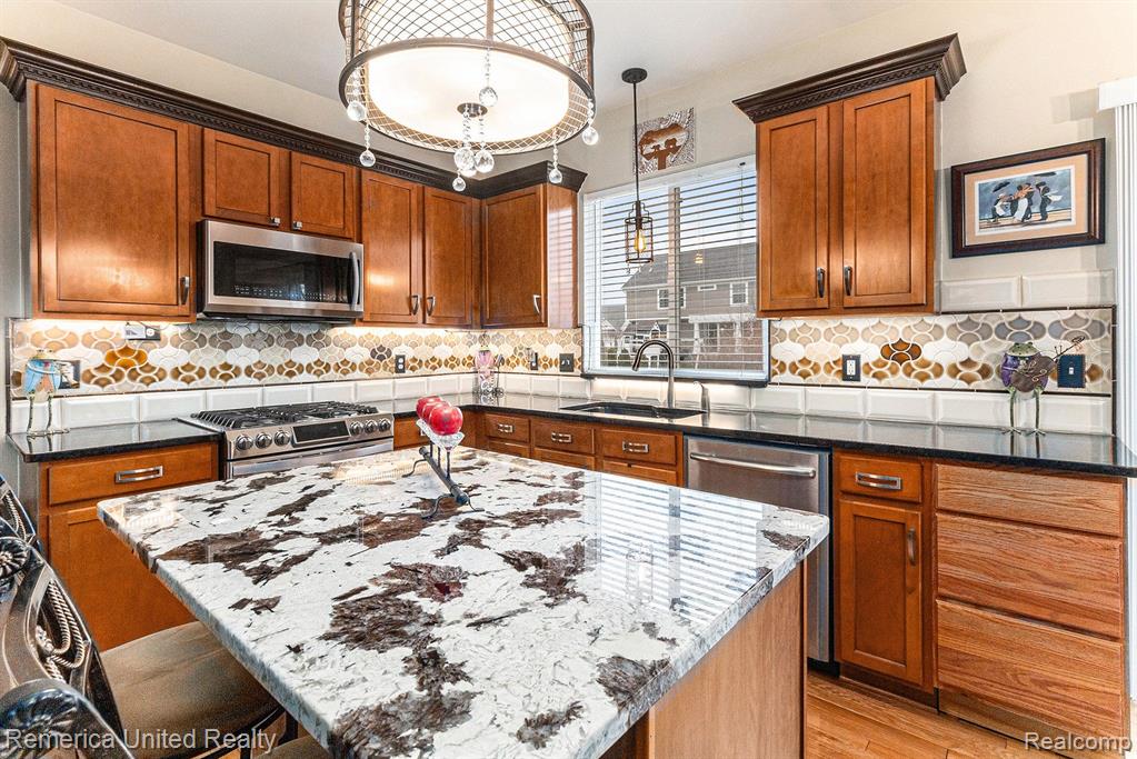 1304 YOSEMITE VALLEY Drive, Milford, MI 48381 — Photo 14