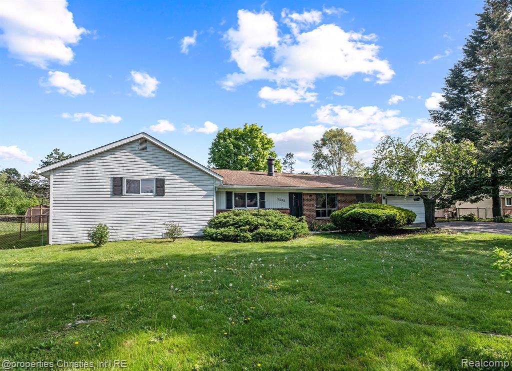 5348 BURGUNDY Drive, Clarkston, MI — Photo 27