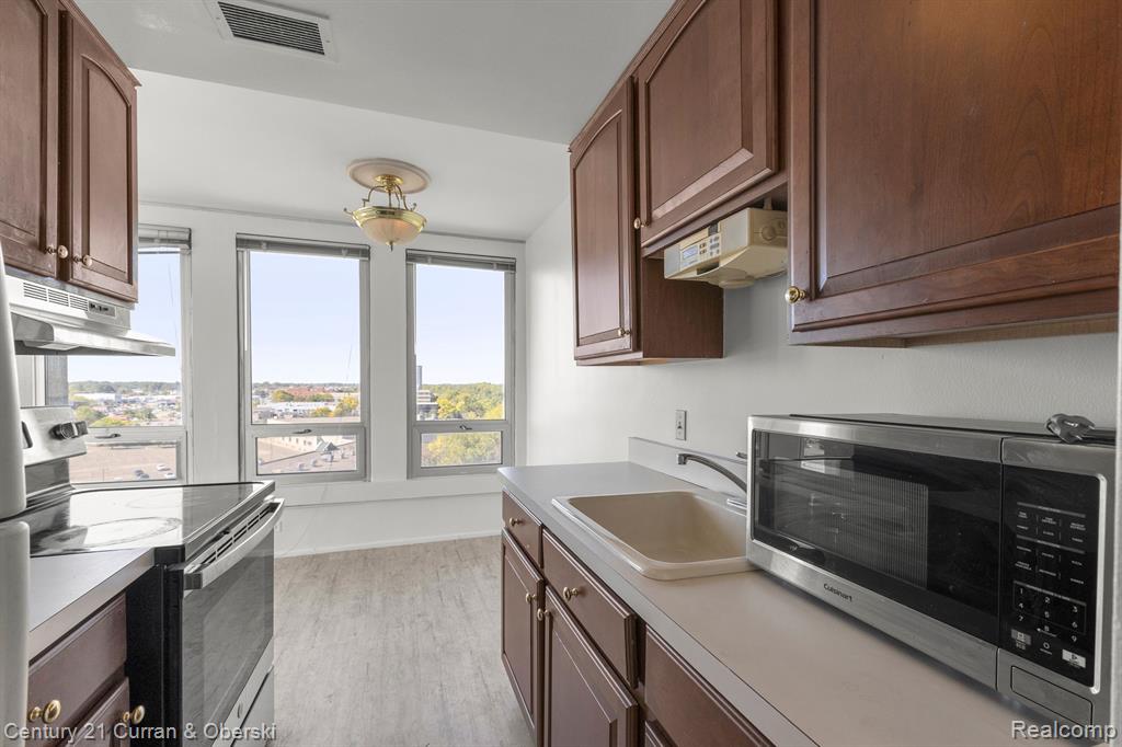 22700 GARRISON Street, 903, Dearborn, MI 48124 — Photo 13