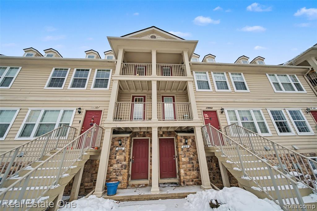 666 Lydia Lane, Pontiac, MI 48341 — front exterior