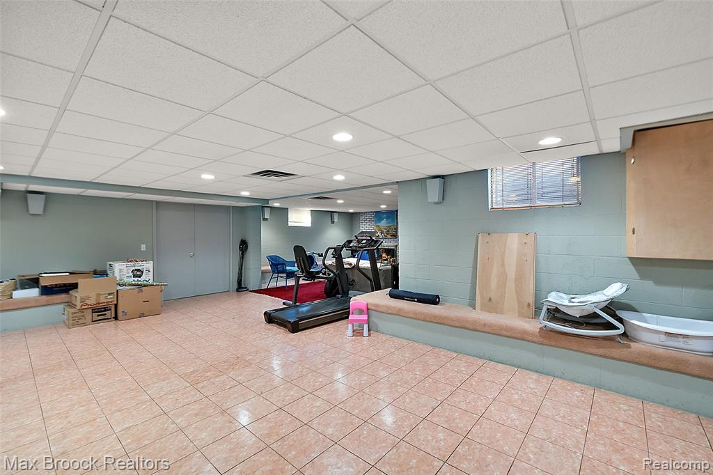 1319 Charrington Road, Bloomfield Hills, MI 48301 — Photo 27