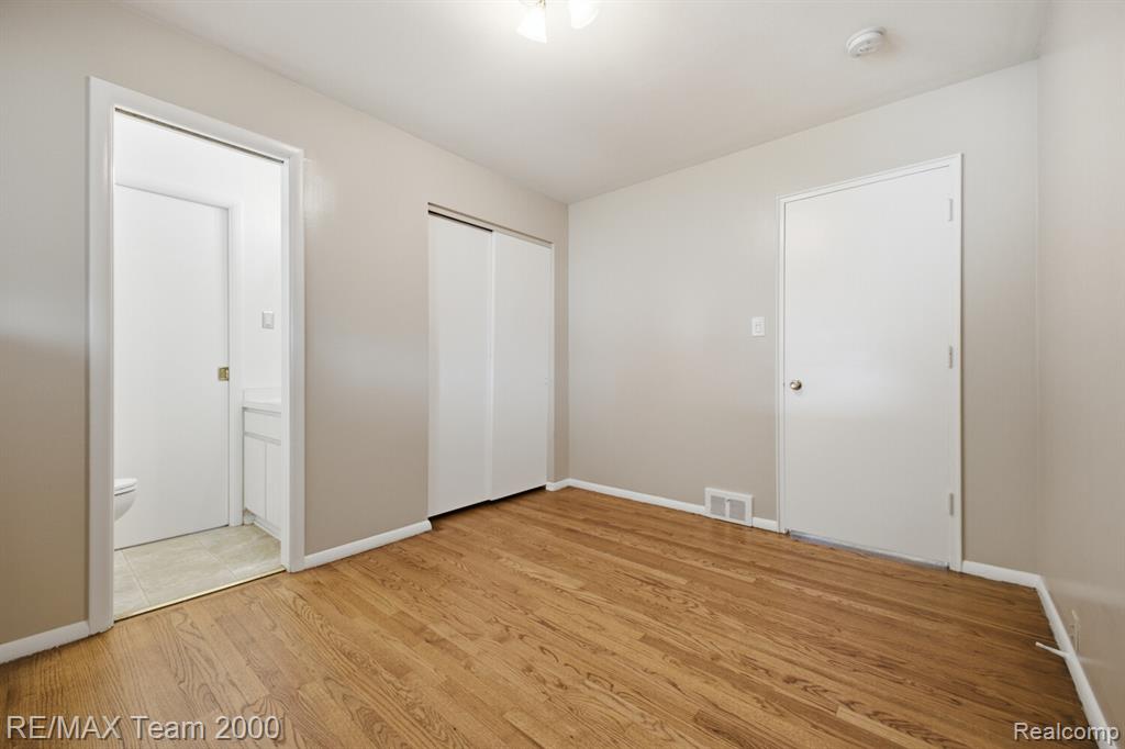 8512 Norborne Avenue, Dearborn Heights, MI 48127 — Photo 11
