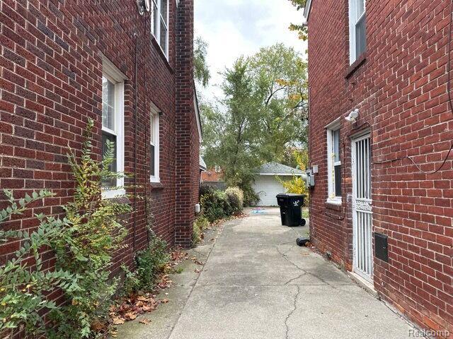 15865 COLLINGHAM Drive, Detroit, MI 48205 — Photo 2