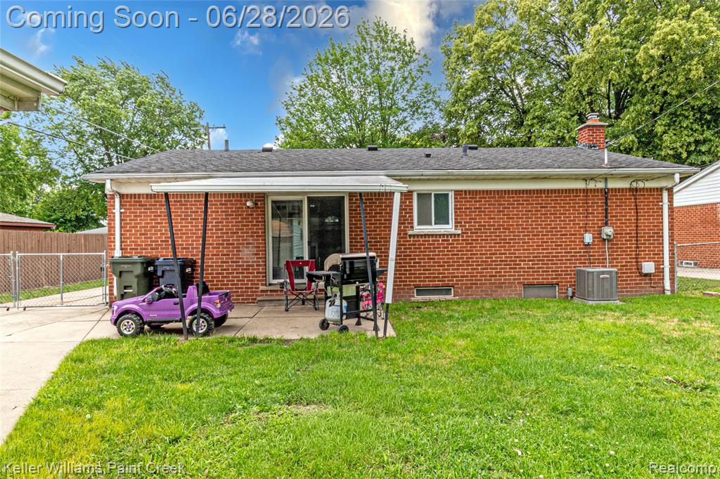 9075 Headley Drive, Sterling Heights, MI 48314 — Photo 43