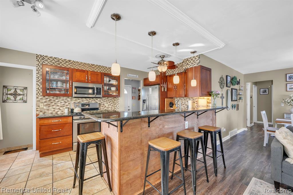 8906 E DEBORAH, Livonia, MI 48150 — Photo 18