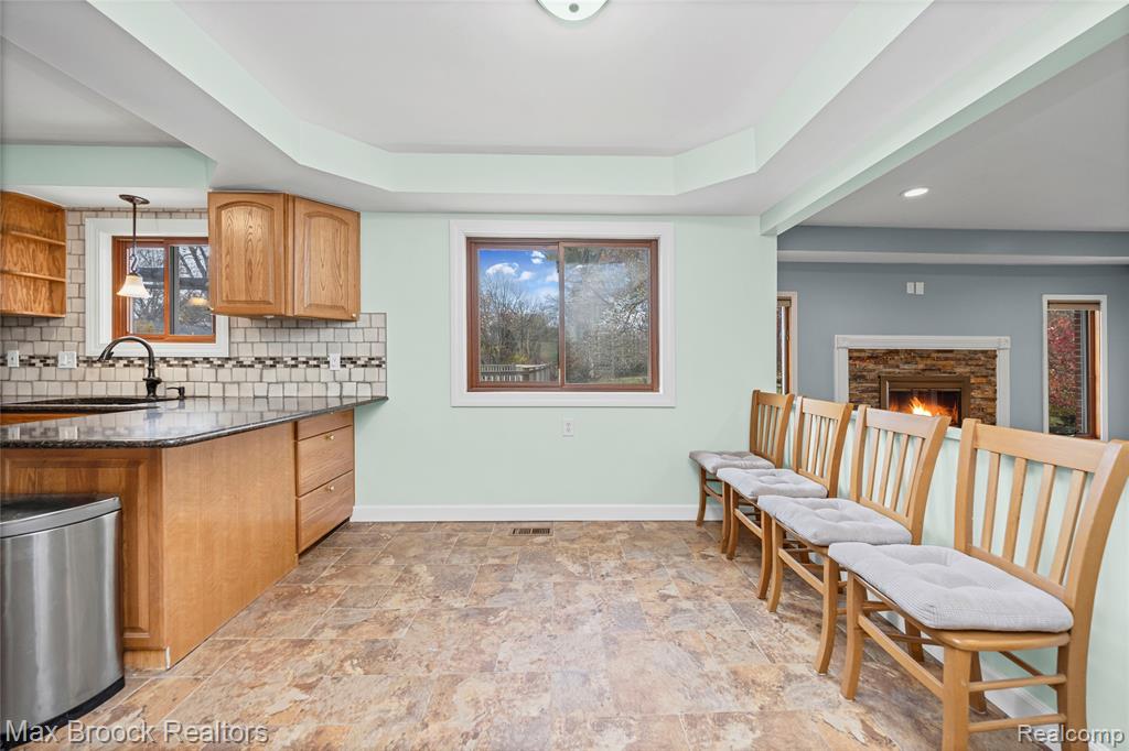 6335 Thorneycroft Drive, Shelby Twp, MI 48316 — Photo 16